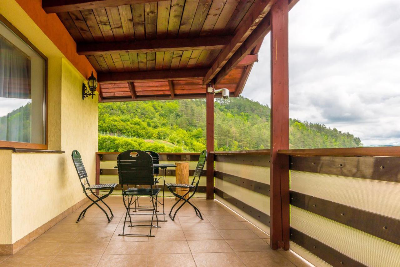Pensiunea Armonia Nadaselu Exterior foto
